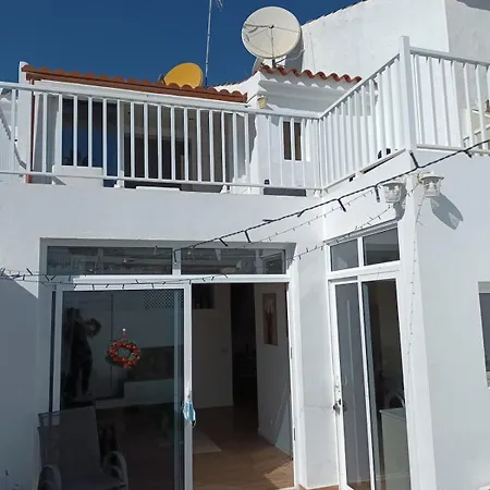Agreable Avec Grande Terrasse Et Piscine Chalet *